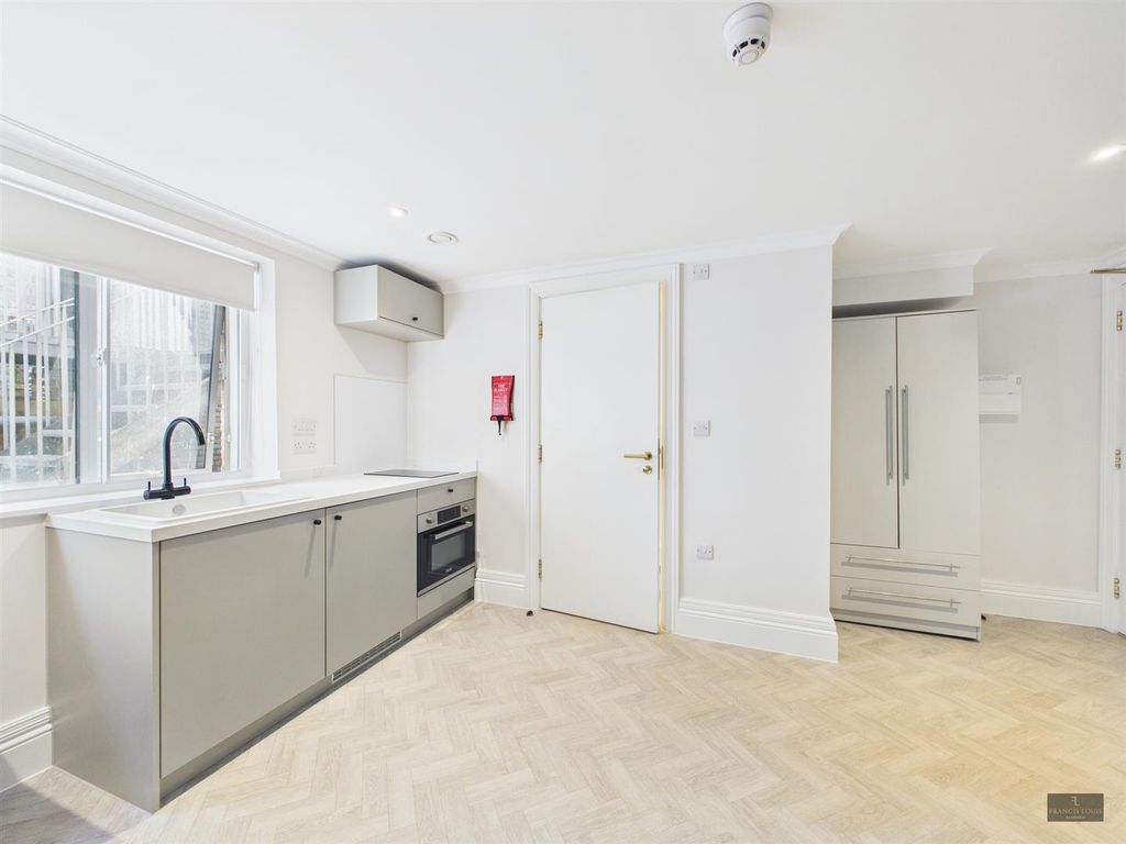 Property photo 3 of 14 Cam02887G0-Pr0625-Still003.Jpg