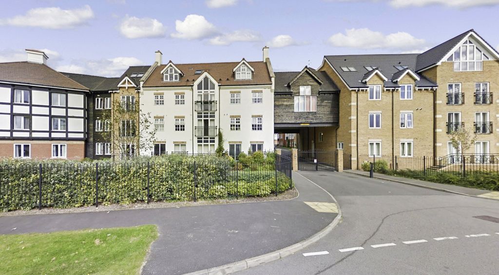 Property photo 1 of 14 Two Double Bedroom 1st Floor Flat To Rent