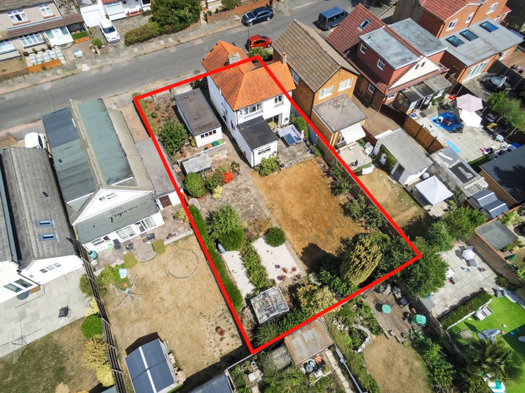 Property photo 1 of 19 101005880956