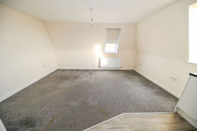 Property photo 3 of 9 Photo 5