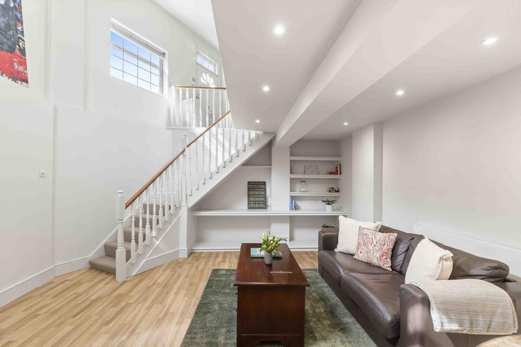 Property photo 3 of 14 Living Room