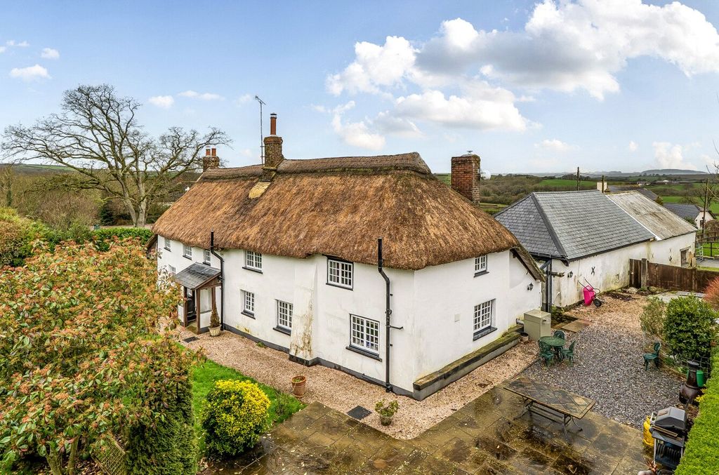 Property photo 1 of 37 Picture No. 07