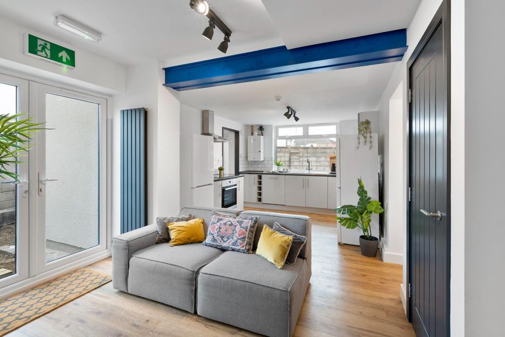 Property photo 2 of 12 2.Jpg