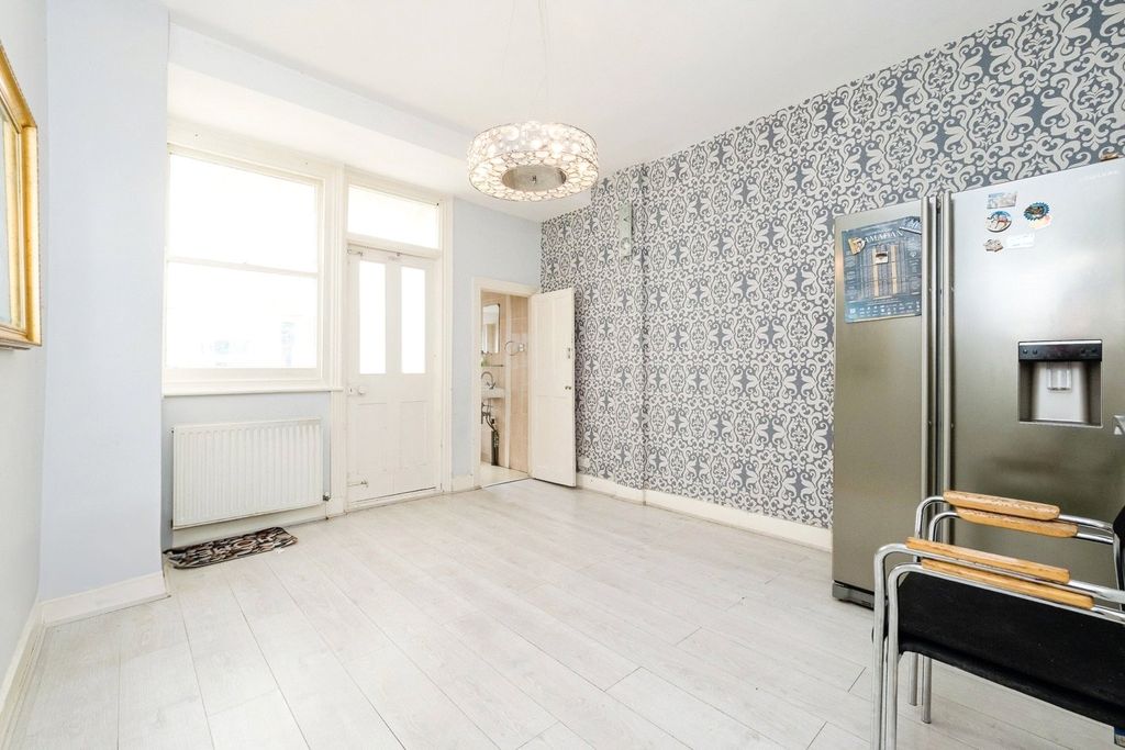Property photo 3 of 17 Picture No. 22