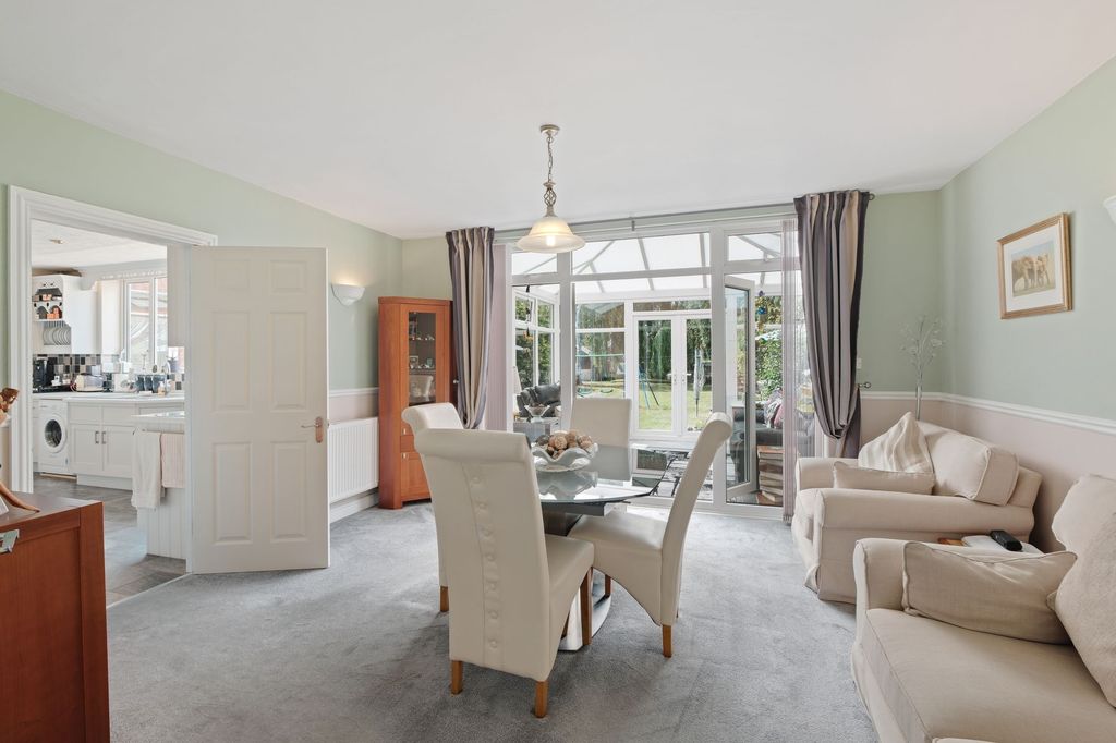 Property photo 3 of 42