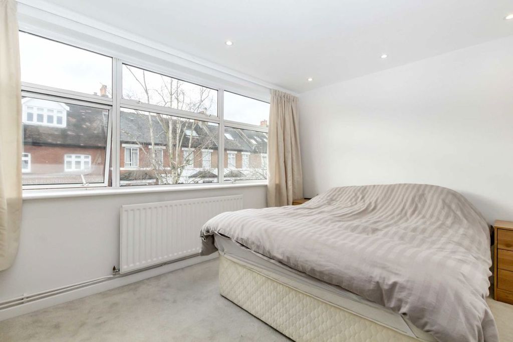 Property photo 3 of 4