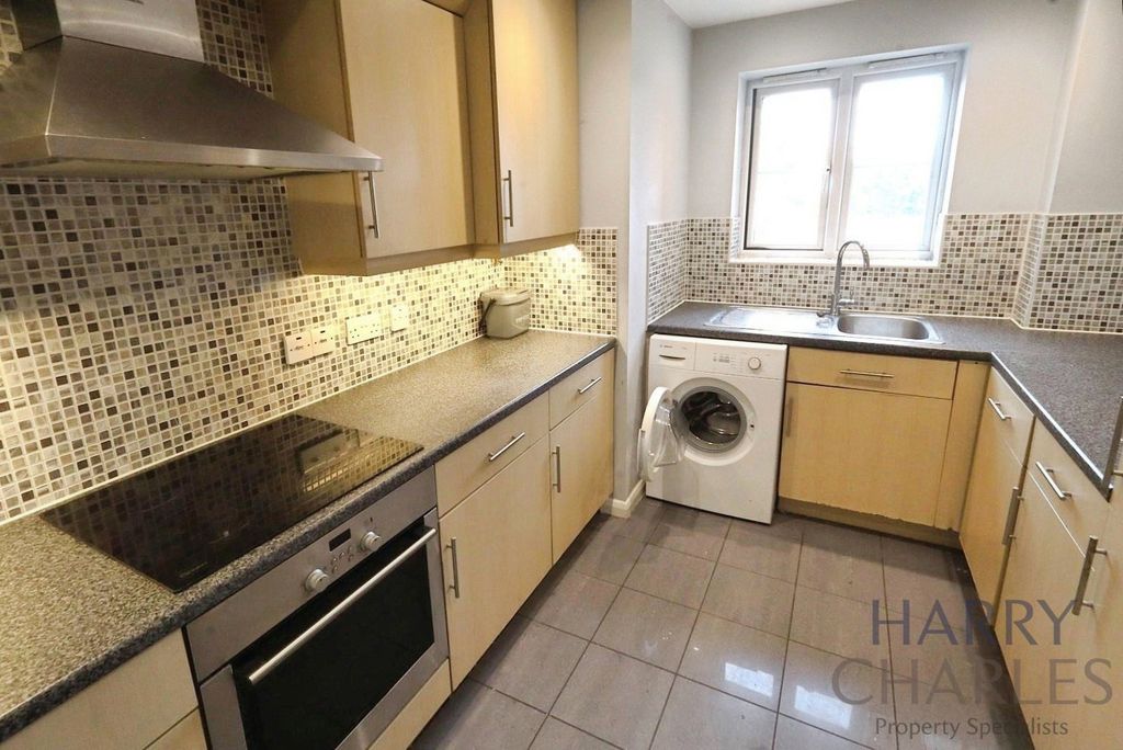 Property photo 3 of 11 Separate Kitchen