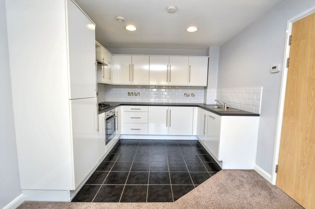 Property photo 3 of 9 Photo 6