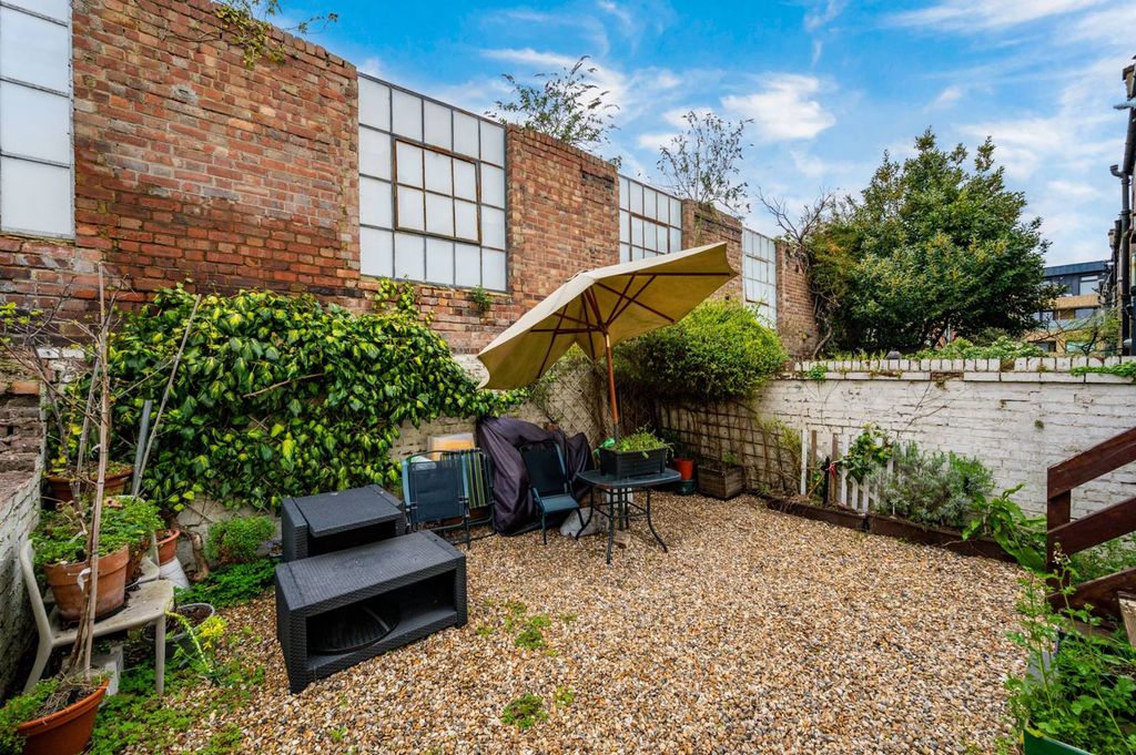 Property photo 3 of 8