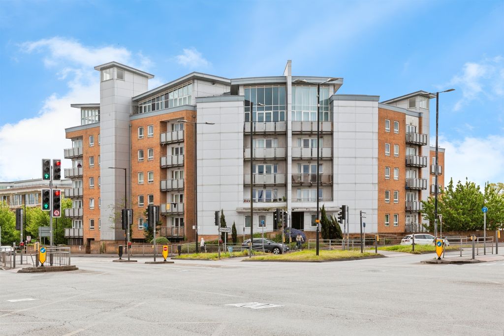 Property photo 1 of 17