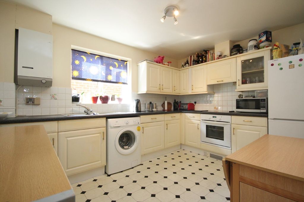 Property photo 3 of 12