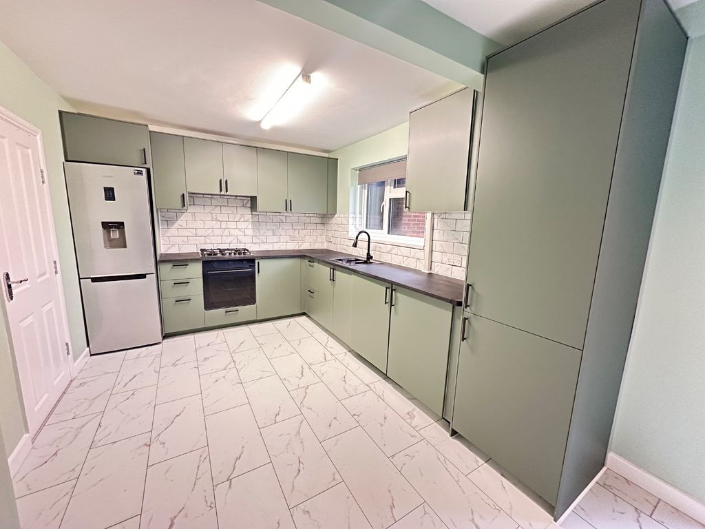 Property photo 2 of 12 4861602