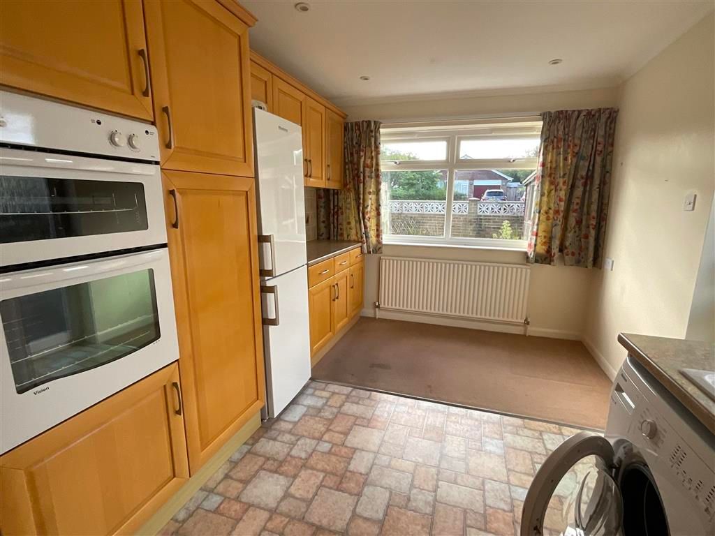 Property photo 3 of 7 Dining Area