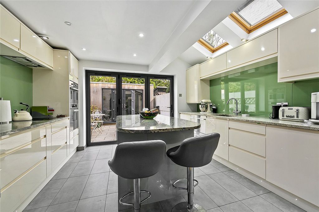 Property photo 2 of 15 Picture No. 07