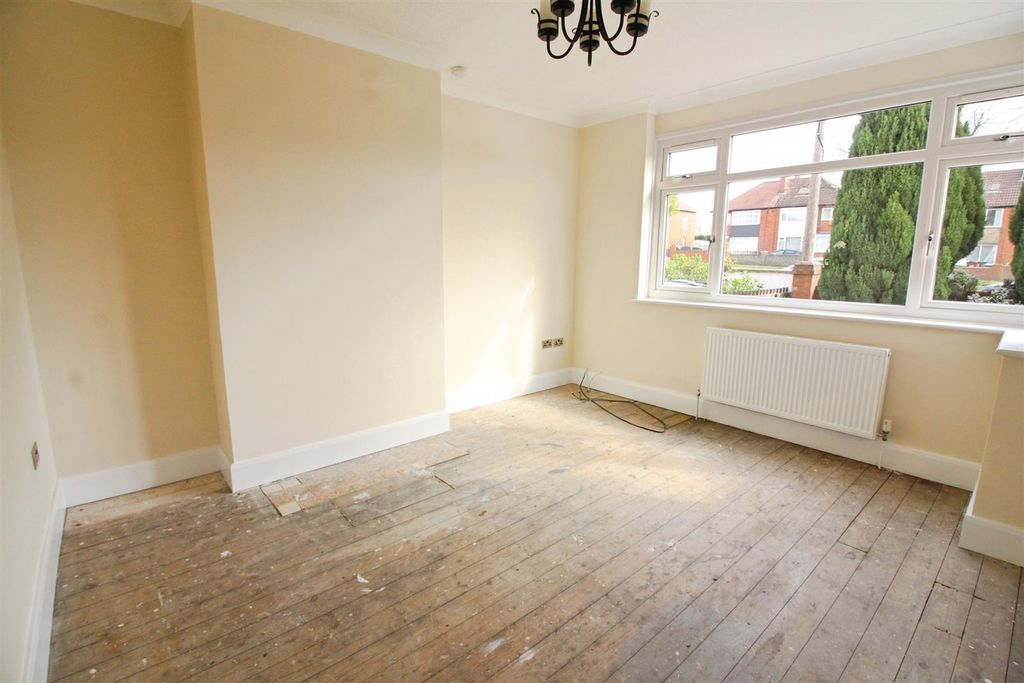 Property photo 2 of 10 Living Room