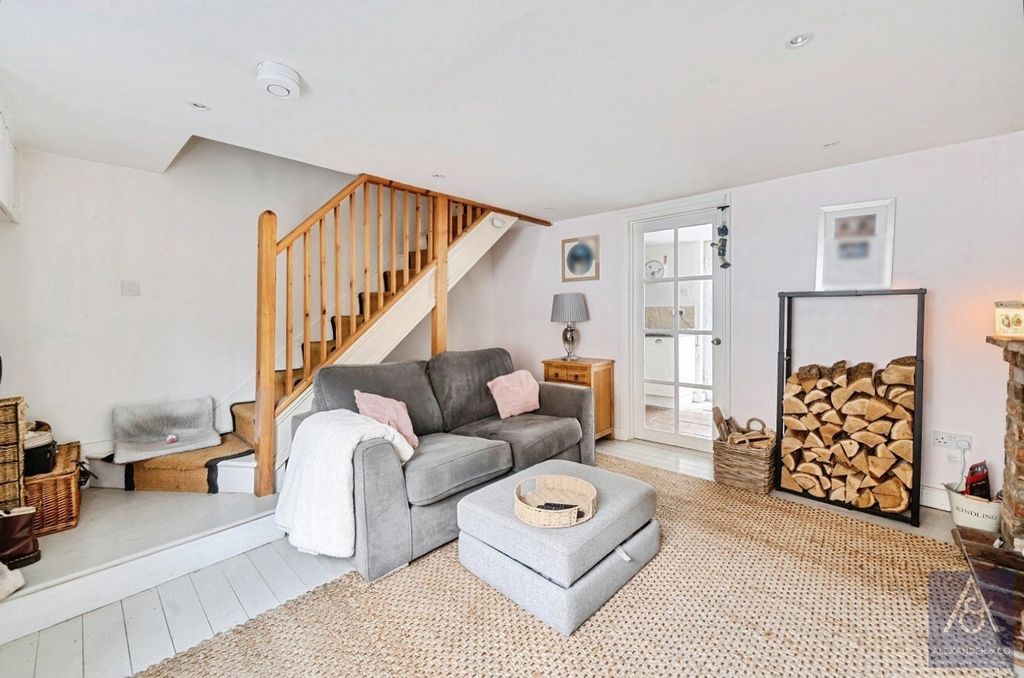 Property photo 3 of 17 Pbox-Img.Jpg
