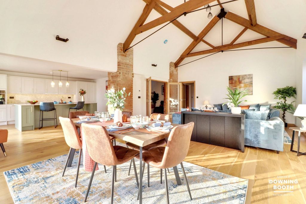 Property photo 2 of 29