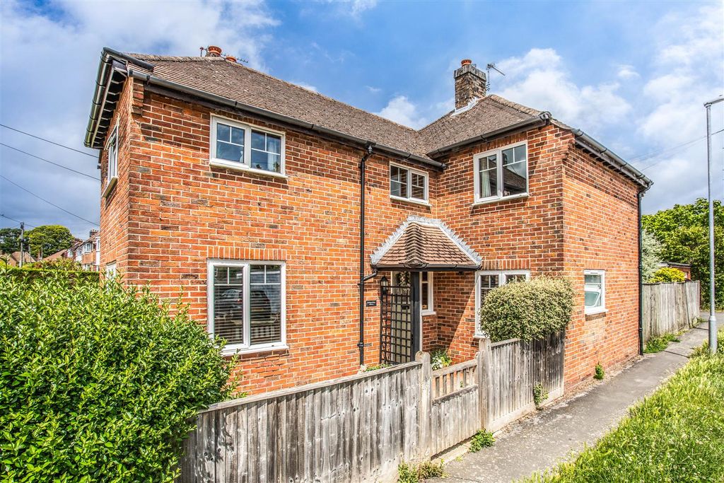 Property photo 1 of 17