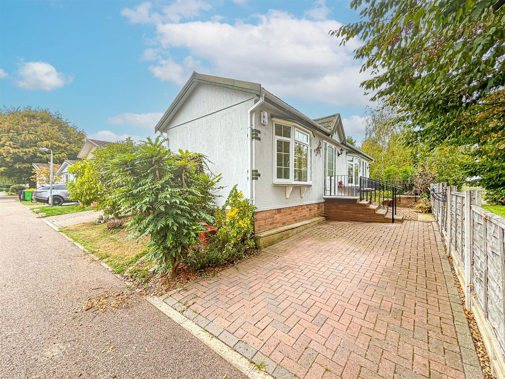 Property photo 3 of 17