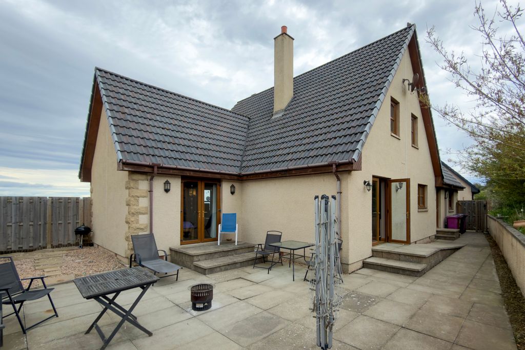 Property photo 2 of 34 Exterior 2