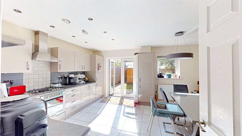 Property photo 3 of 15 Picture No. 04