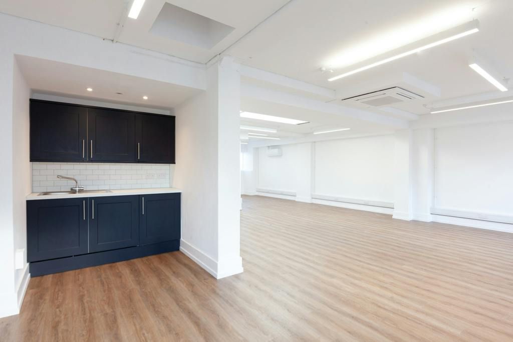 Property photo 2 of 11 2Cf96378-E05F-45A1-Bc20-8Da0Bc09B69B_Web.Jpg