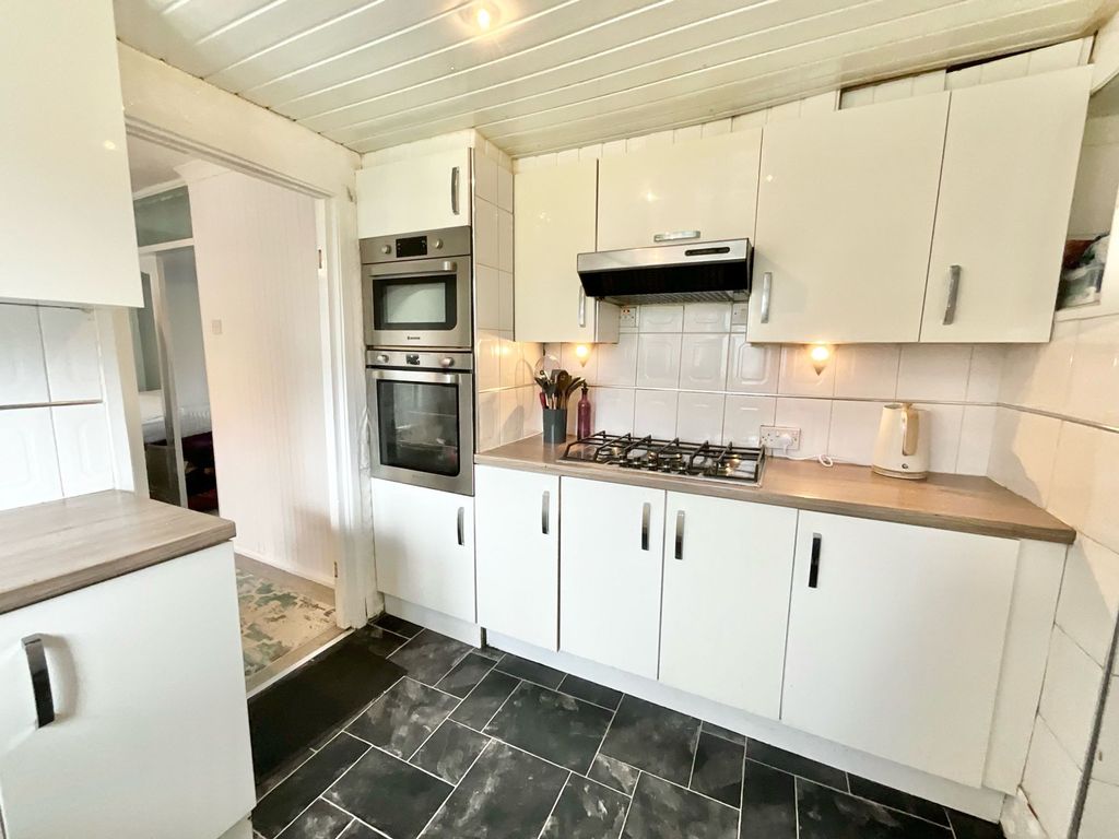 Property photo 3 of 24