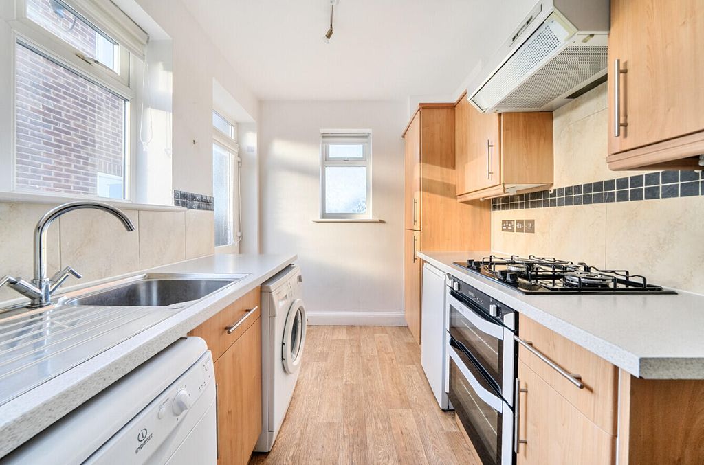 Property photo 2 of 21 Kitchen
