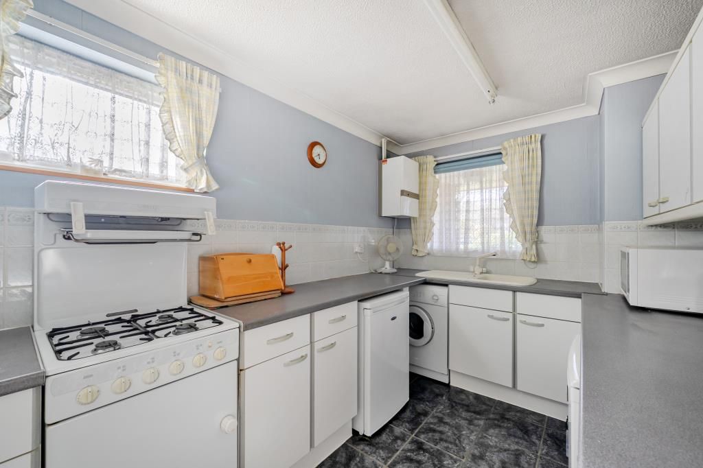 Property photo 2 of 19 Kitchen