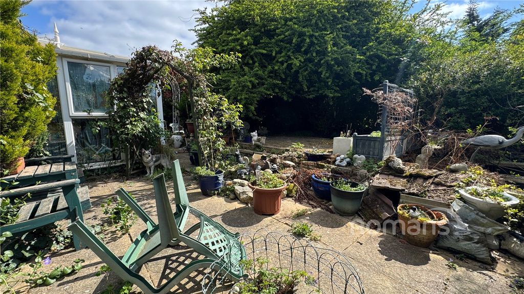 Property photo 2 of 16 Garden