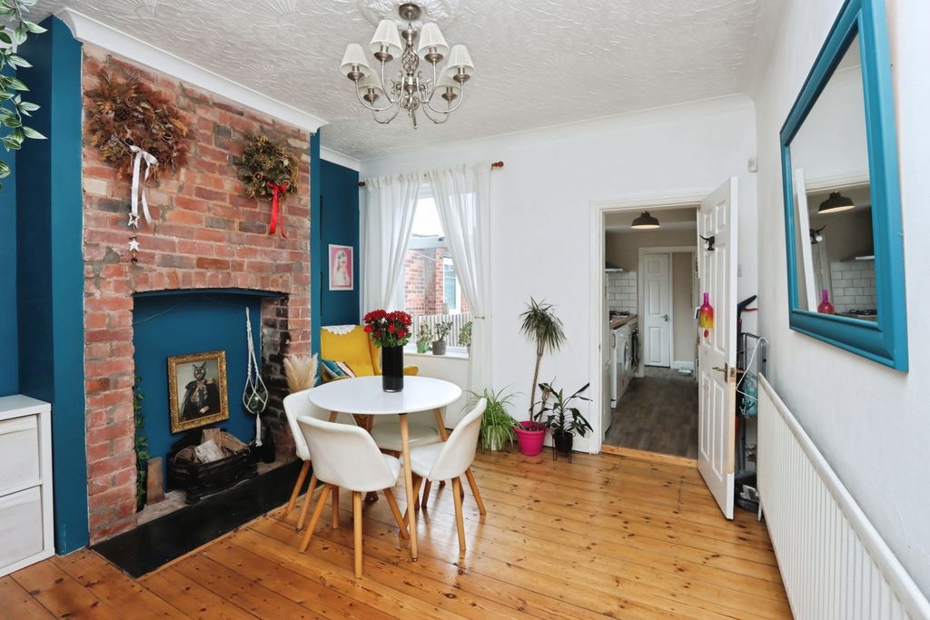 Property photo 2 of 27 Pbox-Img.Jpg