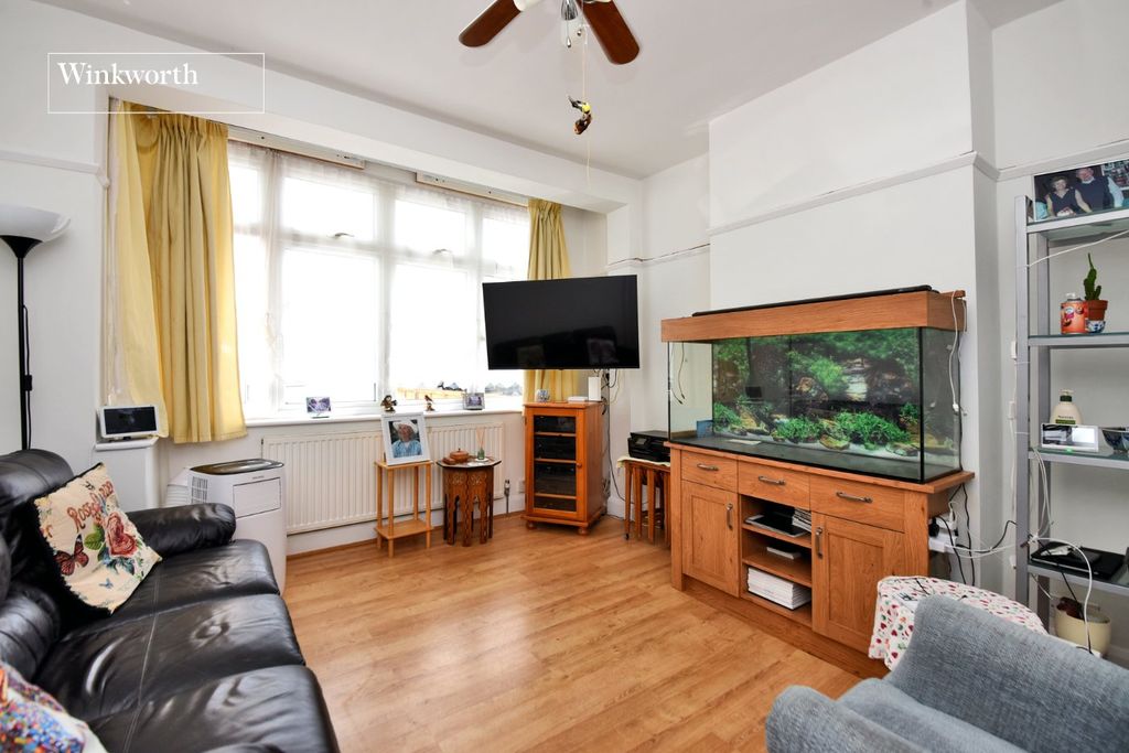 Property photo 2 of 18 Picture No. 25