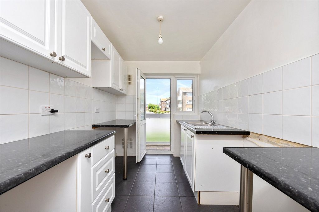 Property photo 2 of 11 Picture No. 57