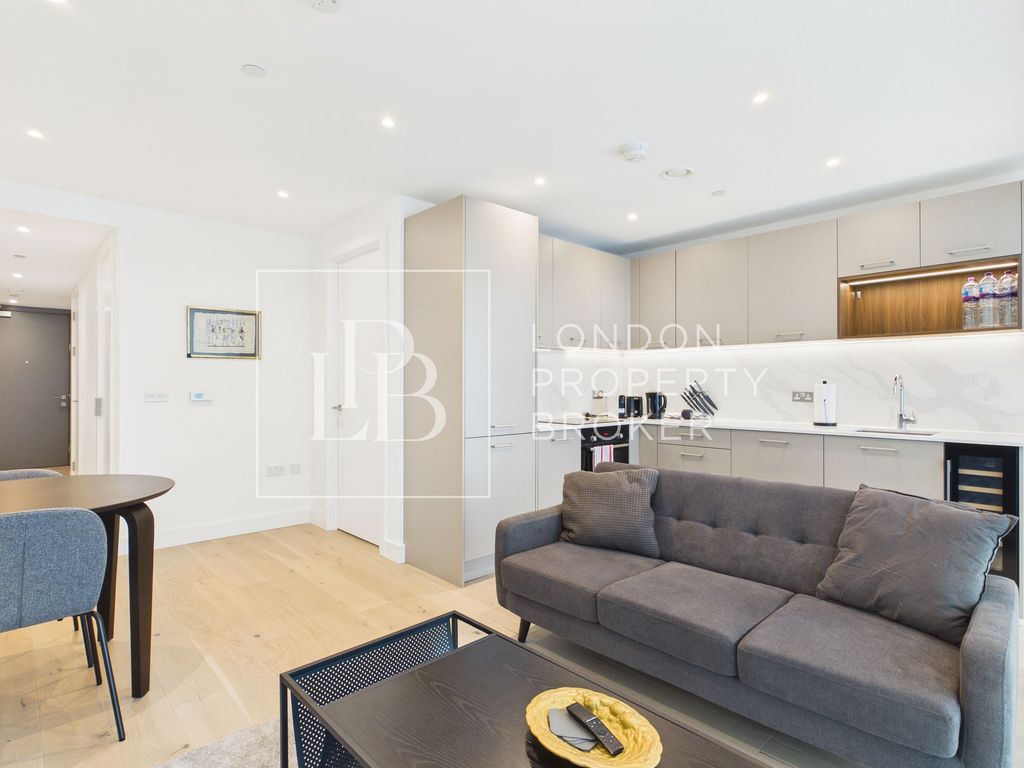 Property photo 1 of 11