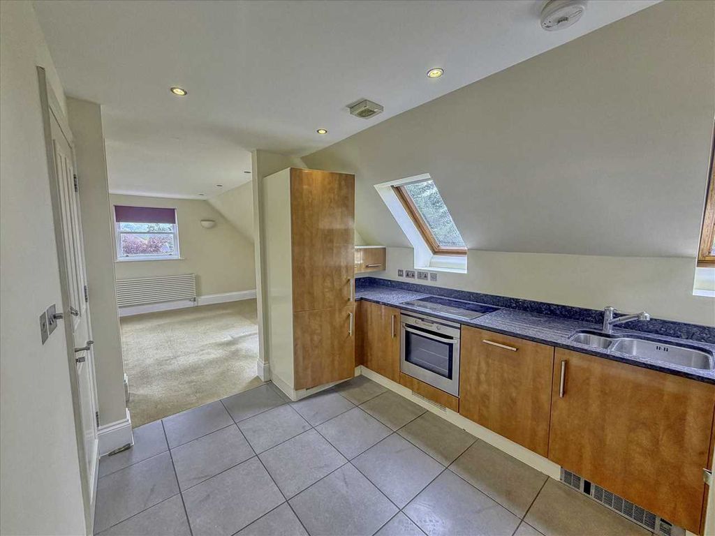 Additional image 6 of 2 bed flat for saleTrafalger House, Fourth Avenue, Frinton On Sea CO13
