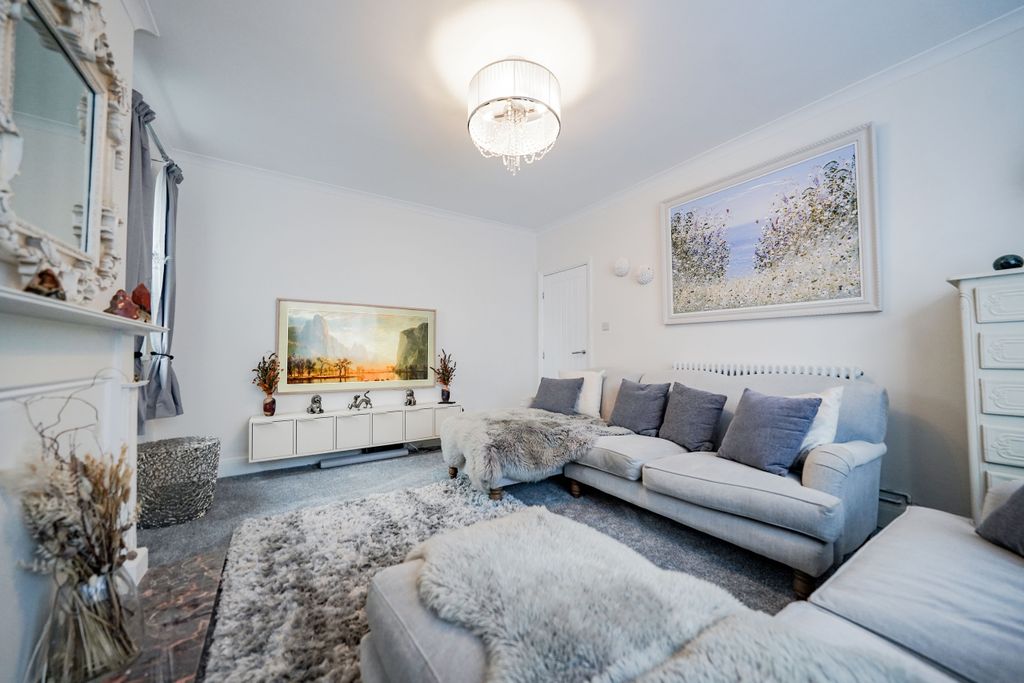 Property photo 3 of 41 Dsc09668