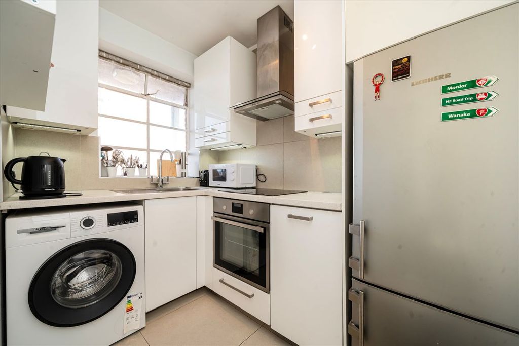 Property photo 3 of 6