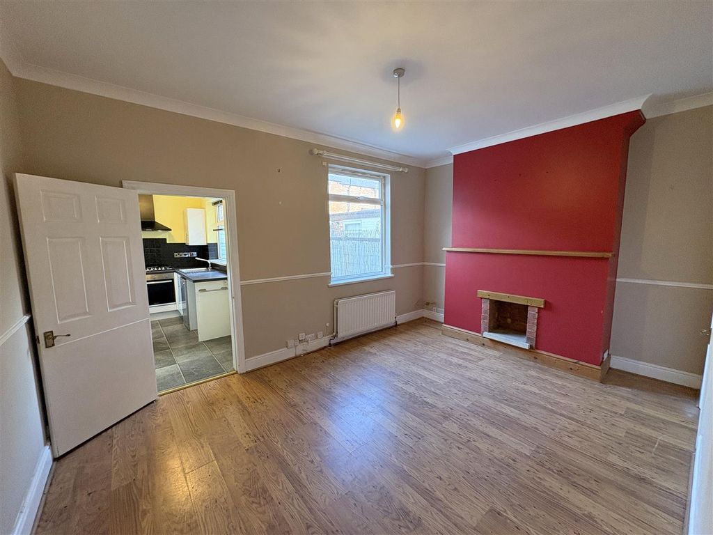 Property photo 3 of 15 Dining Room