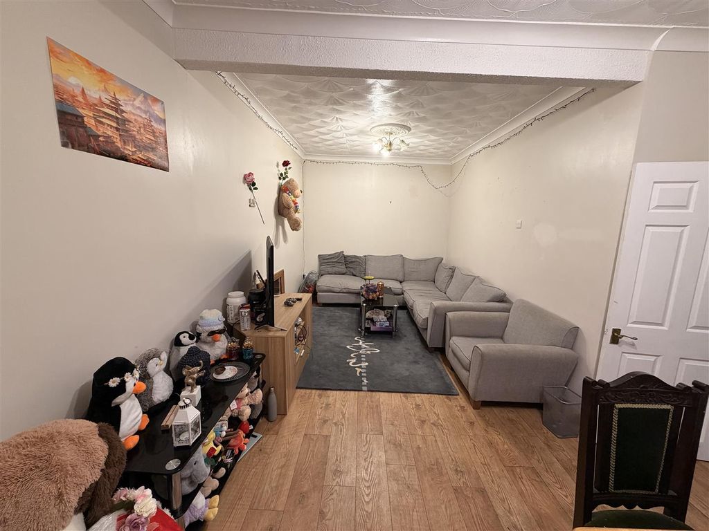 Property photo 3 of 17 Tempimage5Voyuo.Jpg