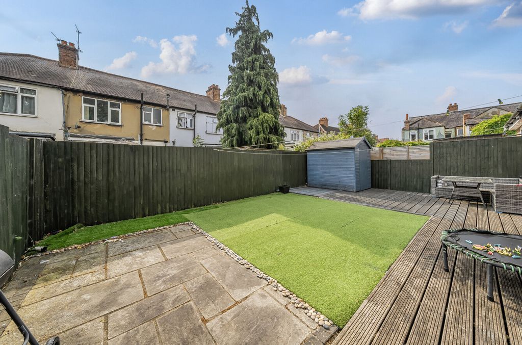 Property photo 3 of 12 1305505-5-68406Cb...