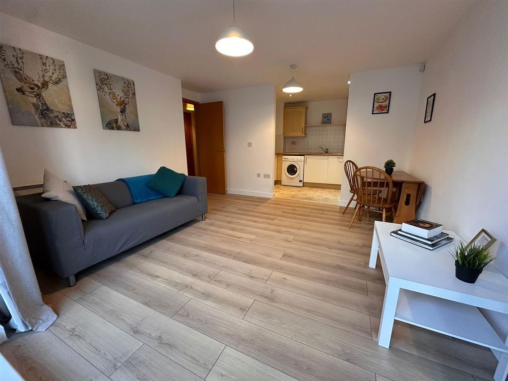 Property photo 3 of 13 Dacbc13d-E635-44A3-9196-974A417A3713.Jpg