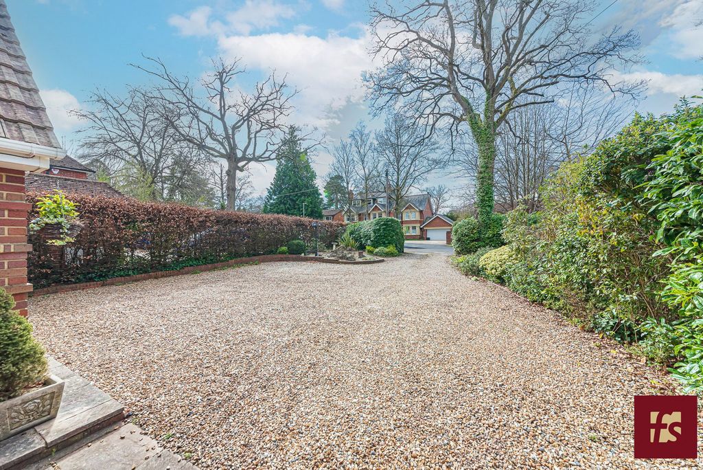 Additional image 38 of 4 bed detached house for saleThe Avenue, Crowthorne, Berkshire RG45