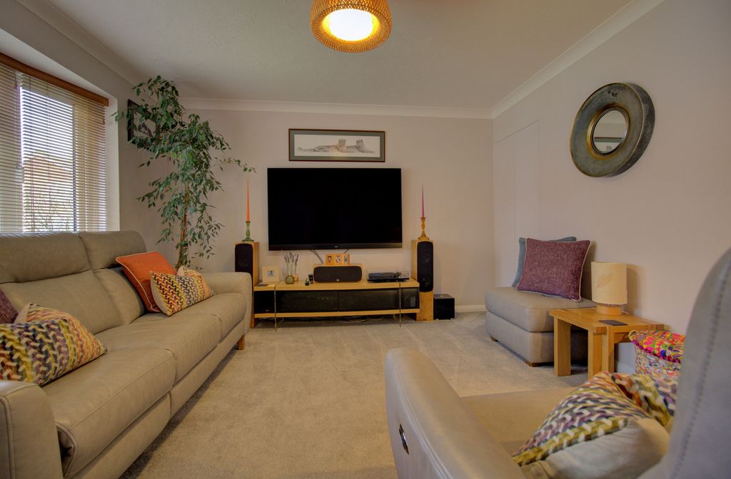 Property photo 2 of 23