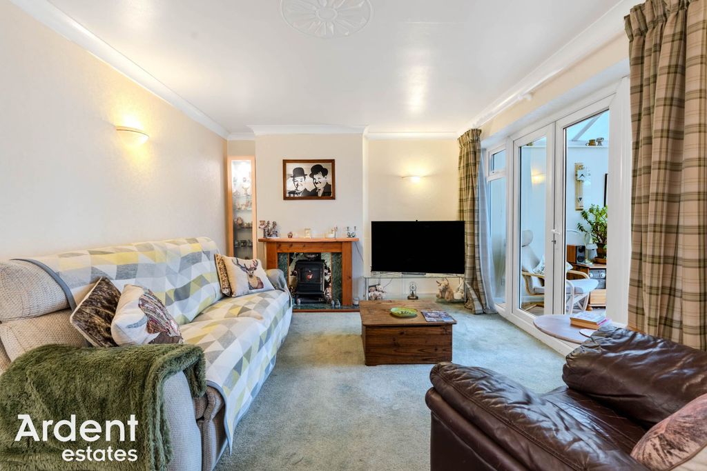 Property photo 3 of 22