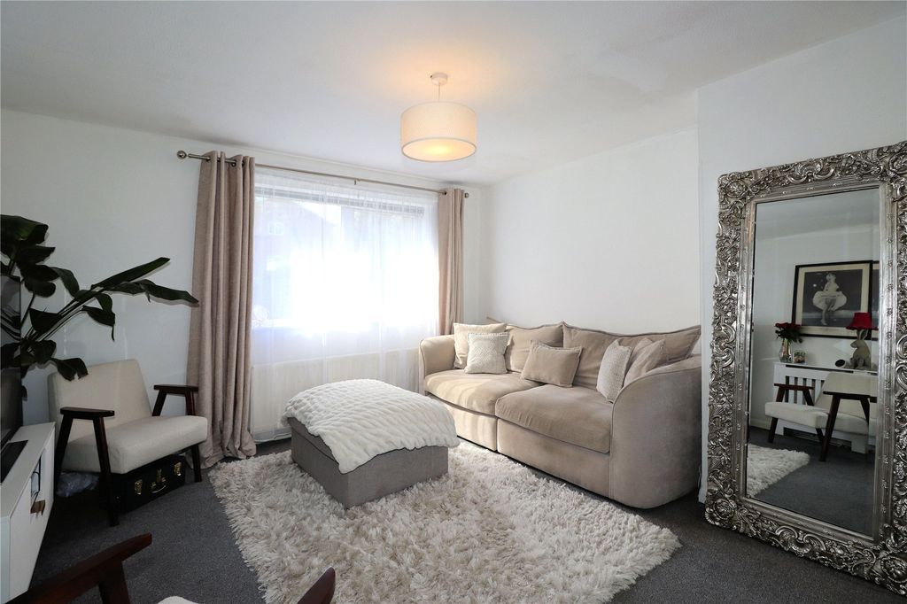 Property photo 3 of 7 Picture No. 25