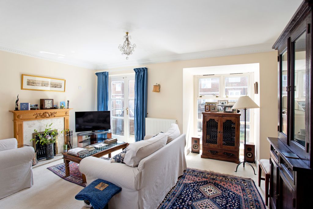 Property photo 2 of 11