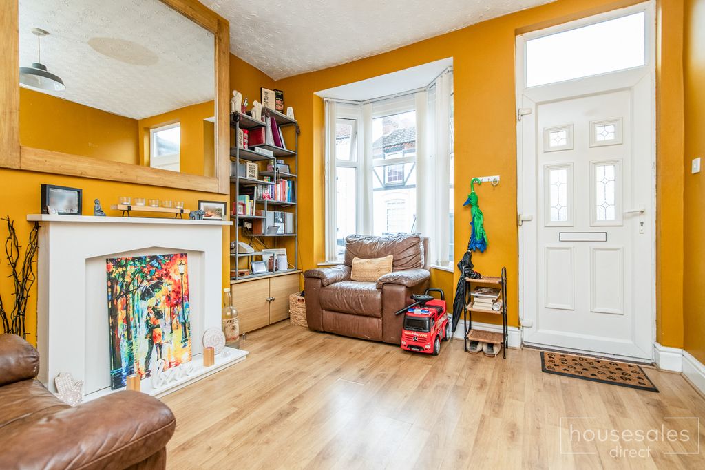Property photo 2 of 11