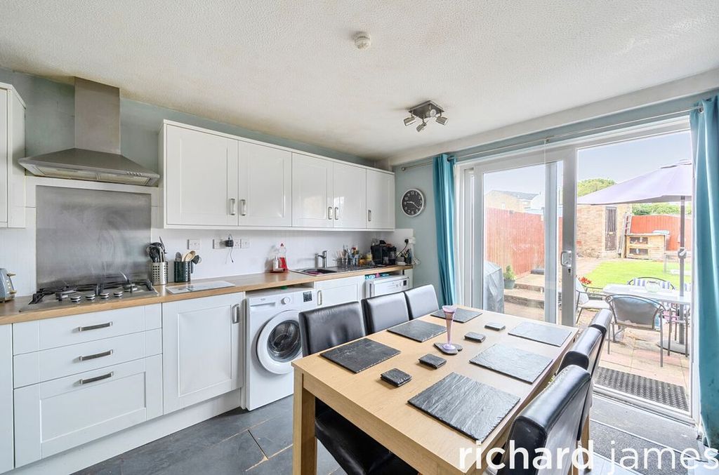 Property photo 3 of 12 6Ab4248Cb8cc4E3c9d48ba4c72E9717F