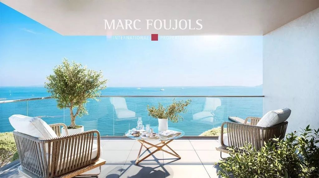 Property photo 1 of 6 Antibes / Juan-Les-Pins – Stunning New 2-Bedroom Seafront Apartment With Balcony