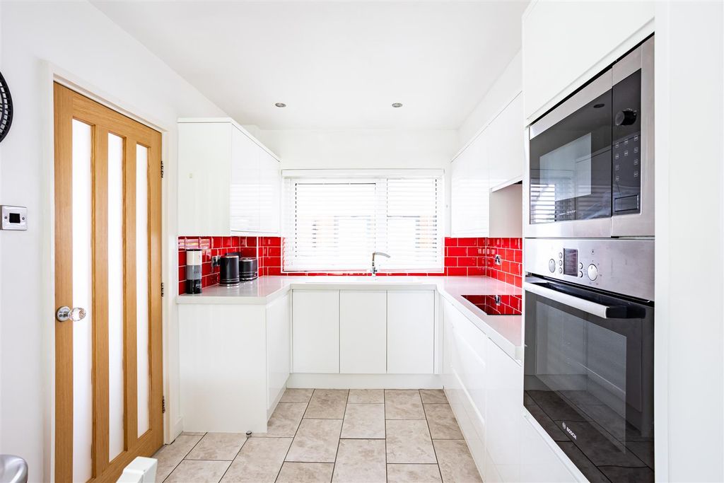 Property photo 3 of 13 Kitchen